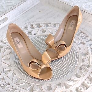 Valentino Tan Patent Leather Bow D'orsay Heals